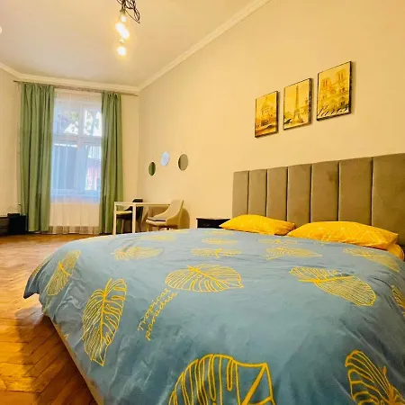 джерельна 25, в центрі з двома ізольованими спальнями Lemberg