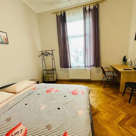 джерельна 25, в центрі з двома ізольованими спальнями Διαμέρισμα Λβιβ