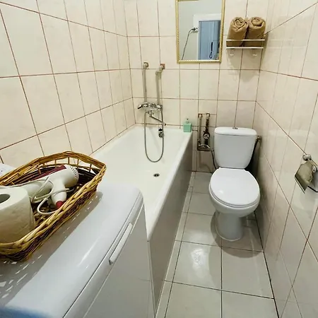 джерельна 25, в центрі з двома ізольованими спальнями Λβιβ