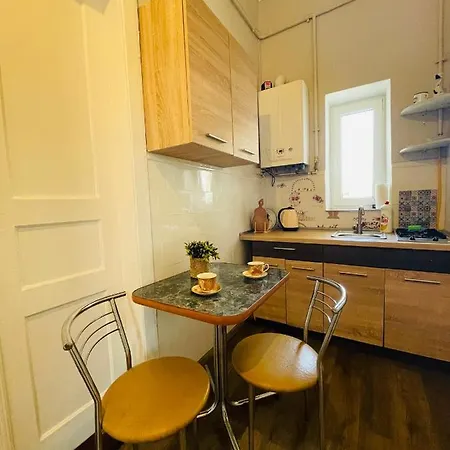 Apartment джерельна 25, в центрі з двома ізольованими спальнями