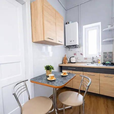 джерельна 25, в центрі з двома ізольованими спальнями Apartment *