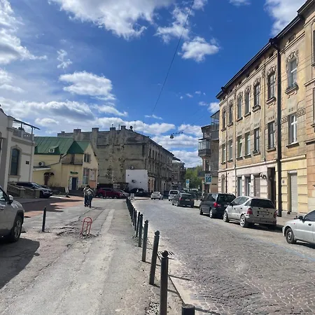 джерельна 25, в центрі з двома ізольованими спальнями * إلفيف