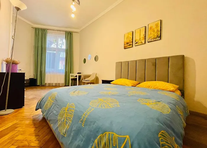 джерельна 25, в центрі з двома ізольованими спальнями إلفيف