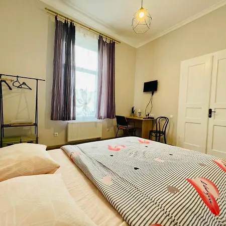 Apartment джерельна 25, в центрі з двома ізольованими спальнями *
